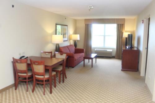 Country Inn & Suites by Radisson, Crystal Lake, IL