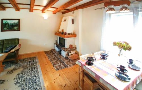 2 Bedroom Lovely Home In Ostrzyce