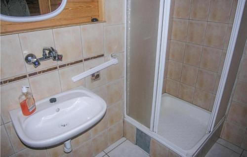 ห้องน้ำ, Awesome home in Mscice with 3 Bedrooms in มิเอลโน