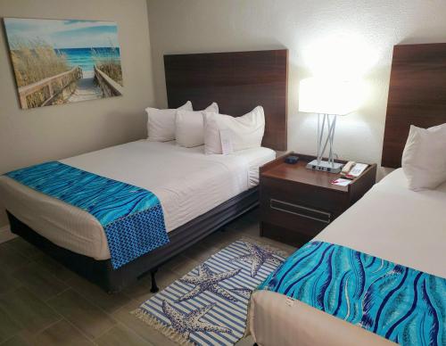 Newly Remodeled Cozy Unit Sarasota Cay Club close to Airport, Beaches and Shops