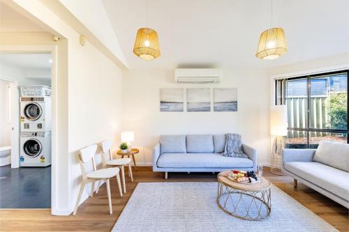 Facilities, Akoya House 122 Tomaree Rd Pet friendly linen air conditioning WiFi and boat parking in Shoal Bay