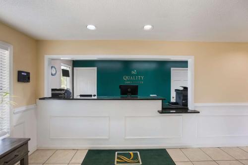 Quality Inn & Suites near Lake Oconee