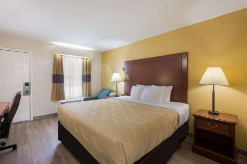 Quality Inn & Suites near Lake Oconee