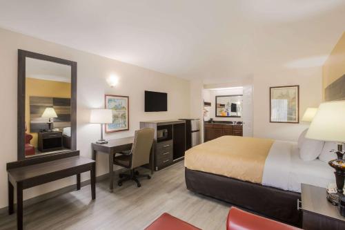 Quality Inn & Suites near Lake Oconee