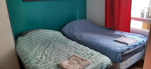 NICOLE, not for parties, not a hotel, room with shared bathroom, no kitchen, Amsterdam (photo 10)