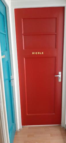 NICOLE, not for parties, not a hotel, room with shared bathroom, no kitchen, Amsterdam (photo 9)