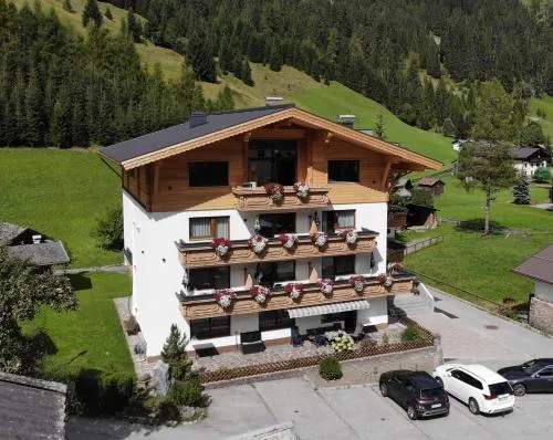 Pension Alpenperle in Holzgau, Österreich