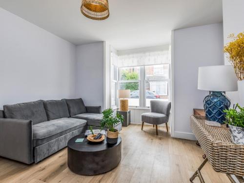 Pass the Keys Delightful 2 Bed House a Stones Throw From Beach Pass the Keys Delightful 2 Bed House a Stones Throw From Beach