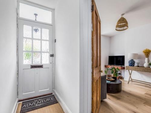 Pass the Keys Delightful 2 Bed House a Stones Throw From Beach Pass the Keys Delightful 2 Bed House a Stones Throw From Beach