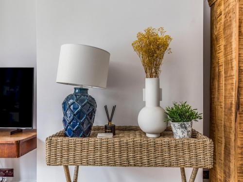 Pass the Keys Delightful 2 Bed House a Stones Throw From Beach Pass the Keys Delightful 2 Bed House a Stones Throw From Beach