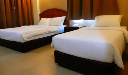 Deluxe Triple Room image 1