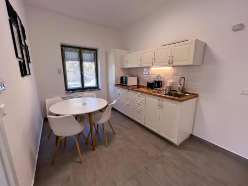 ห้องครัว, Lujza Apartman in ฟอนยอด