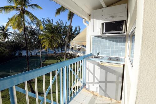 Charmant studio au Carayou avec piscine et spa in Les Trois Ilets