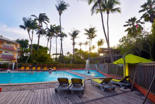 Charmant studio au Carayou avec piscine et spa in Les Trois Ilets