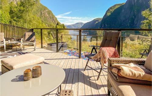 Peldbaseins, Lovely Home In Erfjord With House Sea View in Erfjord
