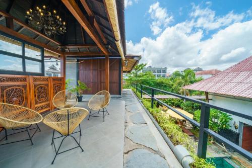 Balcony/terrace, Black Pearl Hostel in Canggu