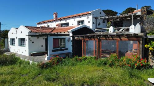 Casa rural con barbacoa, terraza y vistas al Mar en Isora