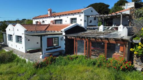 Casa rural con barbacoa, terraza y vistas al Mar en Isora