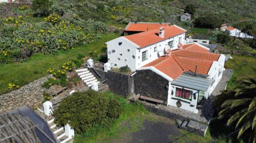 Casa rural con barbacoa, terraza y vistas al Mar en Isora