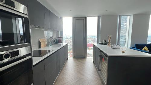 Photo 2 of Luxury 2 Bedroom Apartment In Deansgate City Views