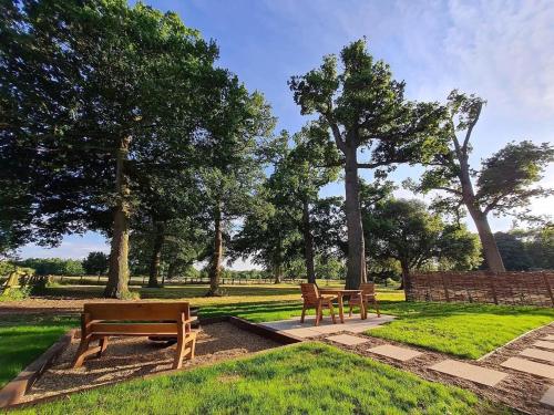The Owls Rest Shepherds Hut Hethel in Norwich International Airport