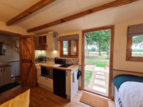 The Owls Rest Shepherds Hut Hethel in Norwich International Airport