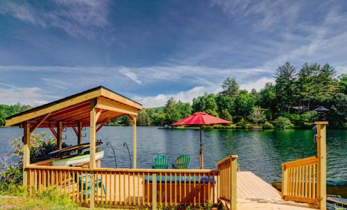 The Oak Lake House on Wanteska