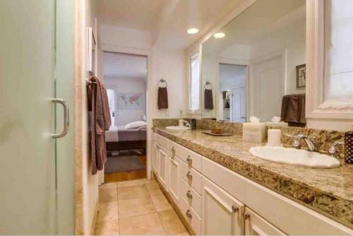 Spacious 4 Bedroom 3.5 Bath in Coronado in San Diego, USA
