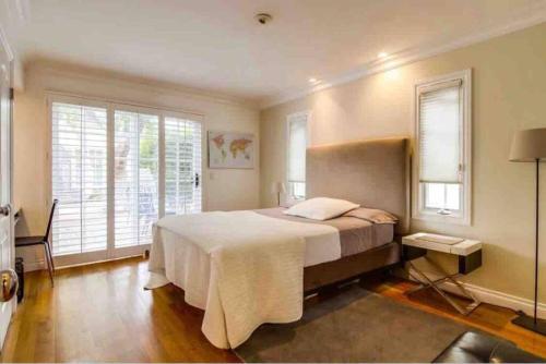 Spacious 4 Bedroom 3.5 Bath in Coronado in San Diego, USA