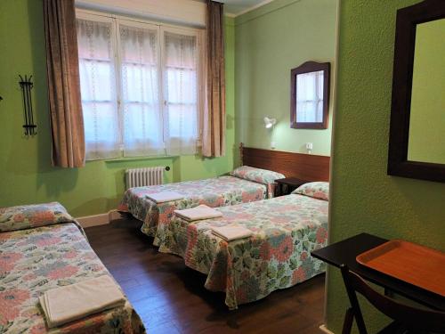 Hostal San Martin - image 2