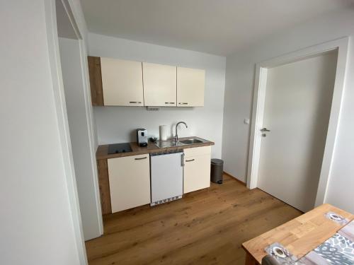 מטבח, Private Zimmer HoAp in לאובן