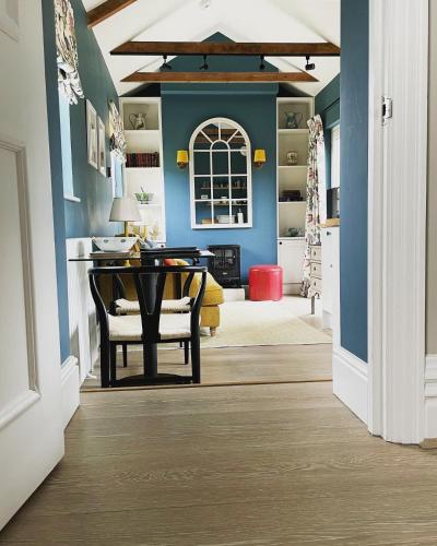 Cockloft Romantic Countryside Hideaway - Roundway
