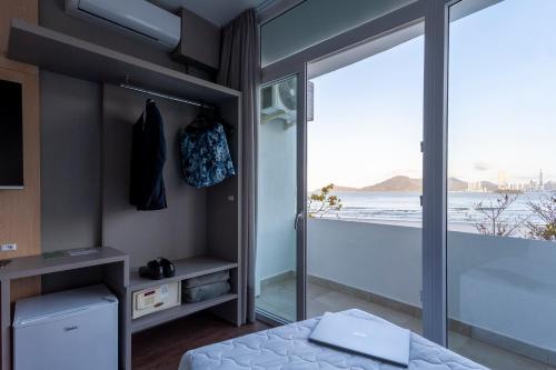 Superior Double or Twin Room with Sea View image 5