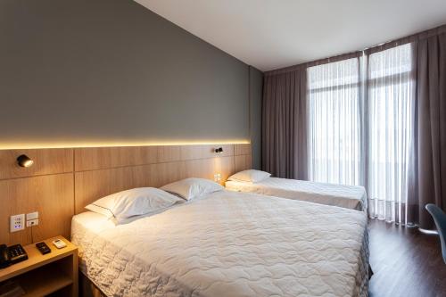 Superior Double or Twin Room with Sea View image 8