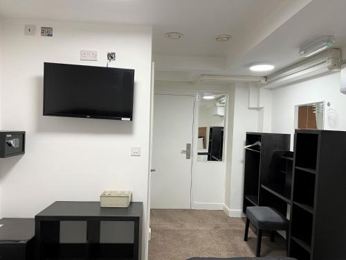 Plaza London Hotel - image 5