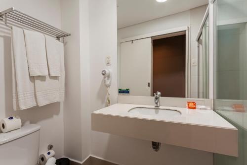 Standard Double or Twin Room with Sea View image 2