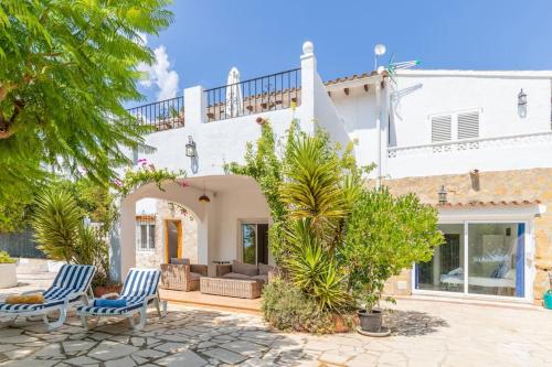 Villa Casa Verde, Sun-drenched and Private Pool close to beach