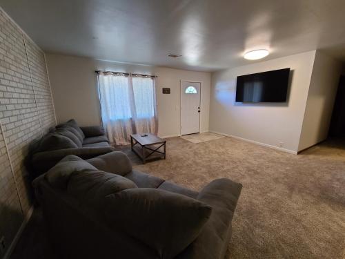 Swin Housing - nightly weekly and monthly rentals - image 8