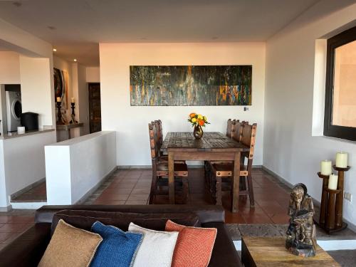 Cousy Condo San Rafael, 3 blocks from the parish, pool, BBQ and terrace in San Miguel de Allende, Mexico