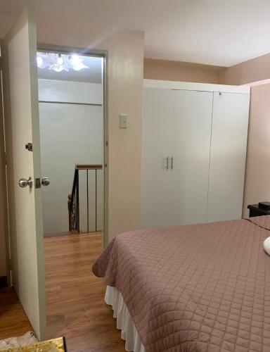 Affordable 2 BR 2 BA w/ Skycable, Netflix, & Amazon Prime, Manila (photo 11)
