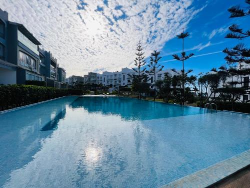 Melrose Beαch Aρραrt Pοοl Vieω, Casablanca