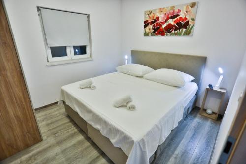 Family friendly house with a swimming pool Split - 15909 - image 10