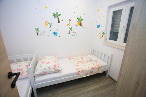 Family friendly house with a swimming pool Split - 15909 - image 11