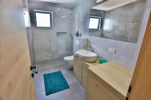 Family friendly house with a swimming pool Split - 15909 - image 12