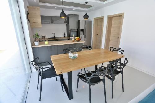 Family friendly house with a swimming pool Split - 15909 - image 14