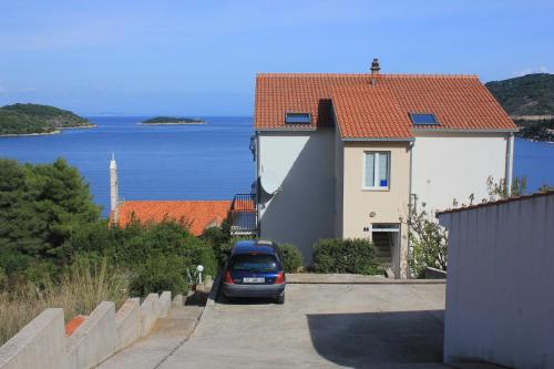  Apartments by the sea Vis - 2470 in Vis