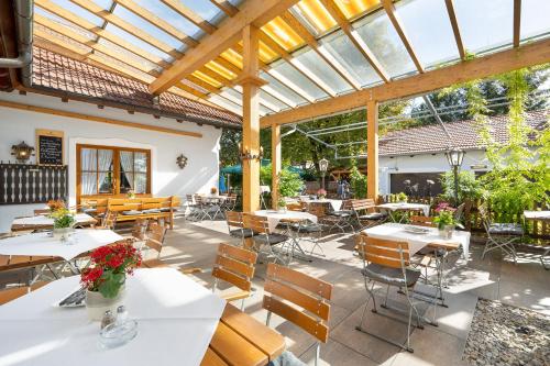 Hotel Neuwirt --Open Restaurant-- - image 4