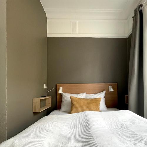 Savoy Hotel - image 12