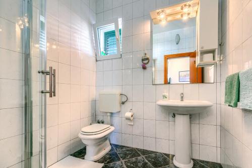 Apartment with Sea View image 4