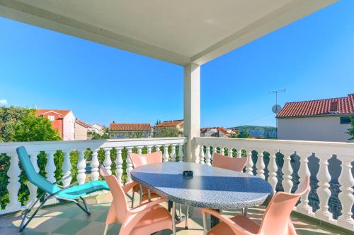 Apartment with Sea View image 8